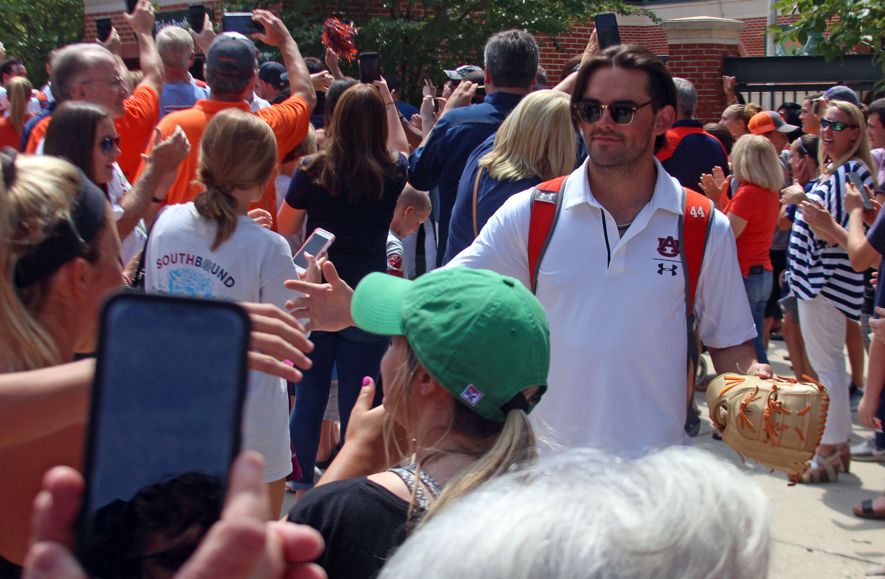 Auburn baseball departs for College World Series in Omaha